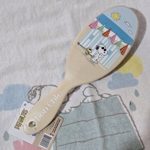 Peanuts Snoopy Cream Hairbrush with Colorful Design